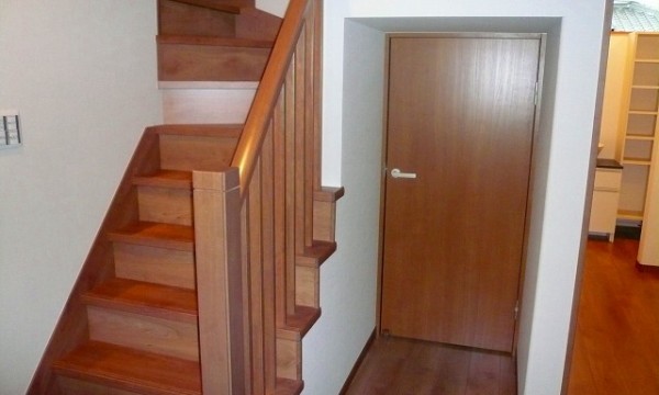 中二階の和室下部は納戸スペースにしました