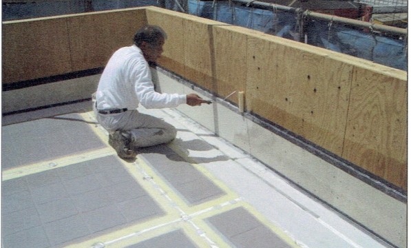 立面のプライマー塗布 立面のプライマー塗布