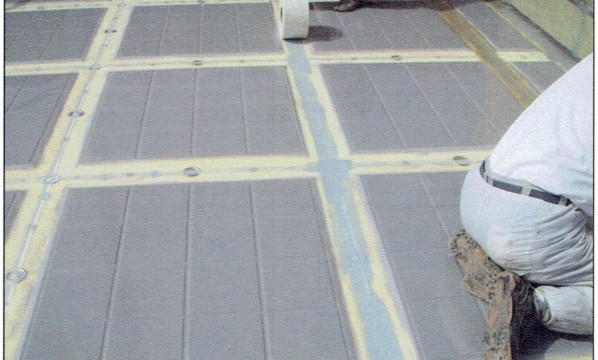 テクノパネル溝部のパテ処理 テクノパネル溝部のパテ処理