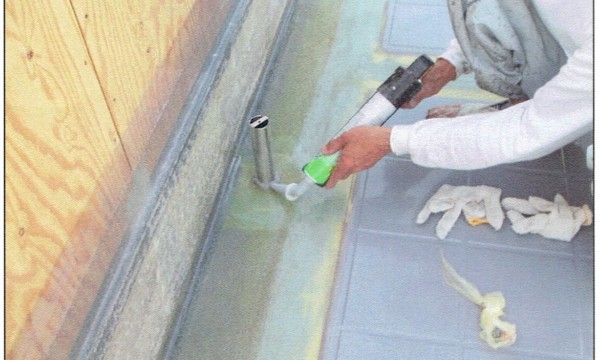 脱空気筒廻りの防水端末コーキング処理 脱空気筒廻りの防水端末コーキング処理