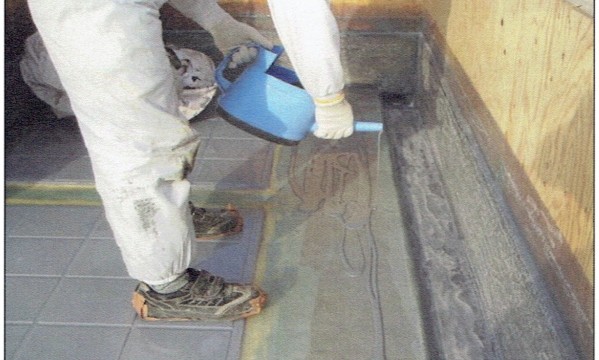 床面のウレタン1回目塗布 床面のウレタン1回目塗布