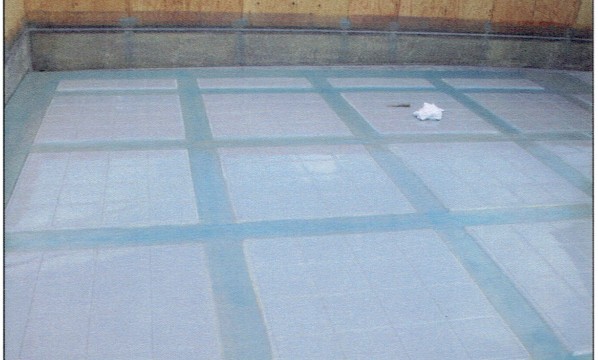 層間のプライマー塗布完了 層間のプライマー塗布完了