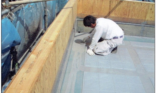 床面のウレタン2回目コテならし 床面のウレタン2回目コテならし